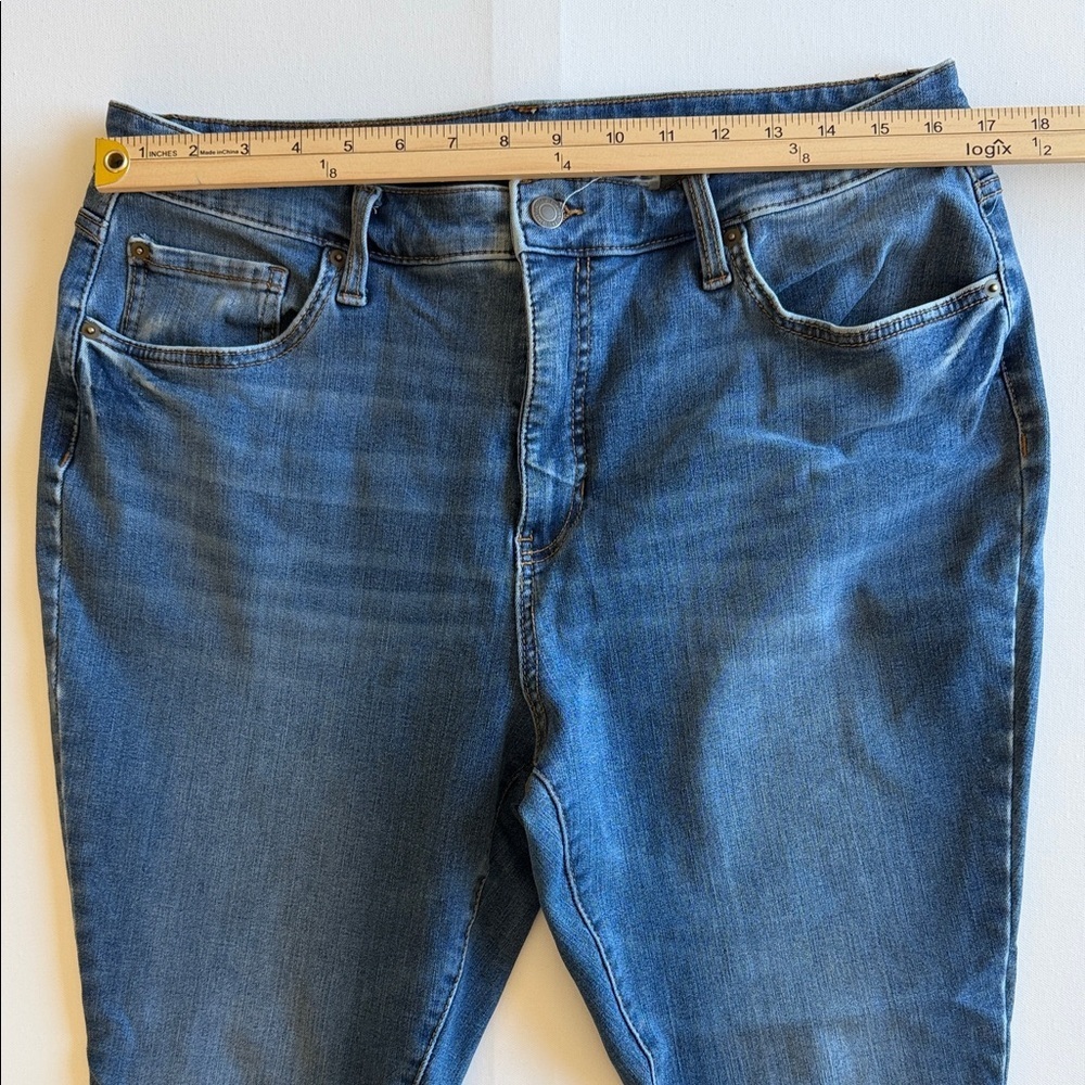 Time and Tru Curvy High Rise Skinny Jeans Dark Wash Stretch Size 16P - Picture 6 of 10